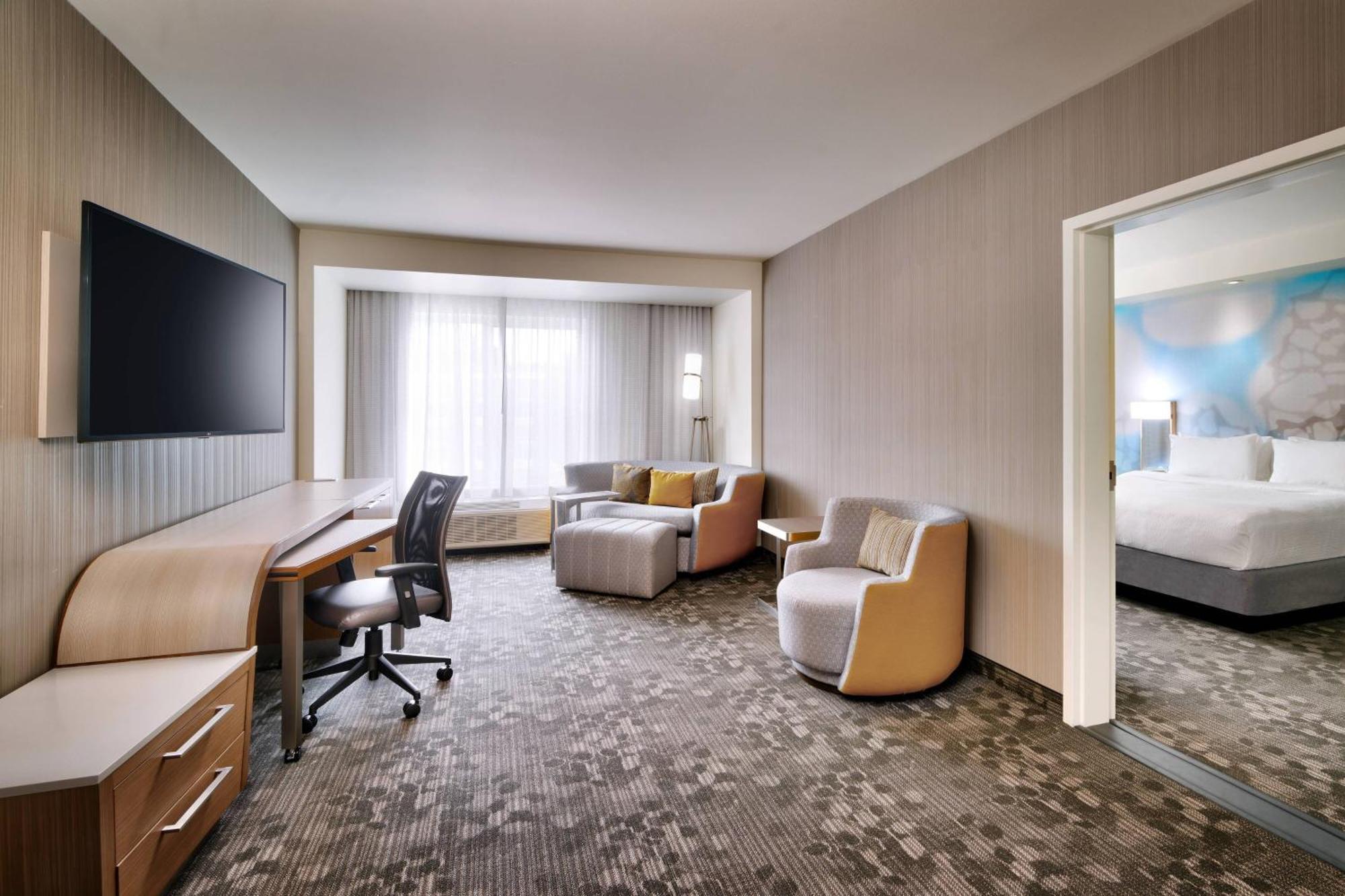 Courtyard By Marriott Atlanta Duluth Downtown Hotel Exterior foto