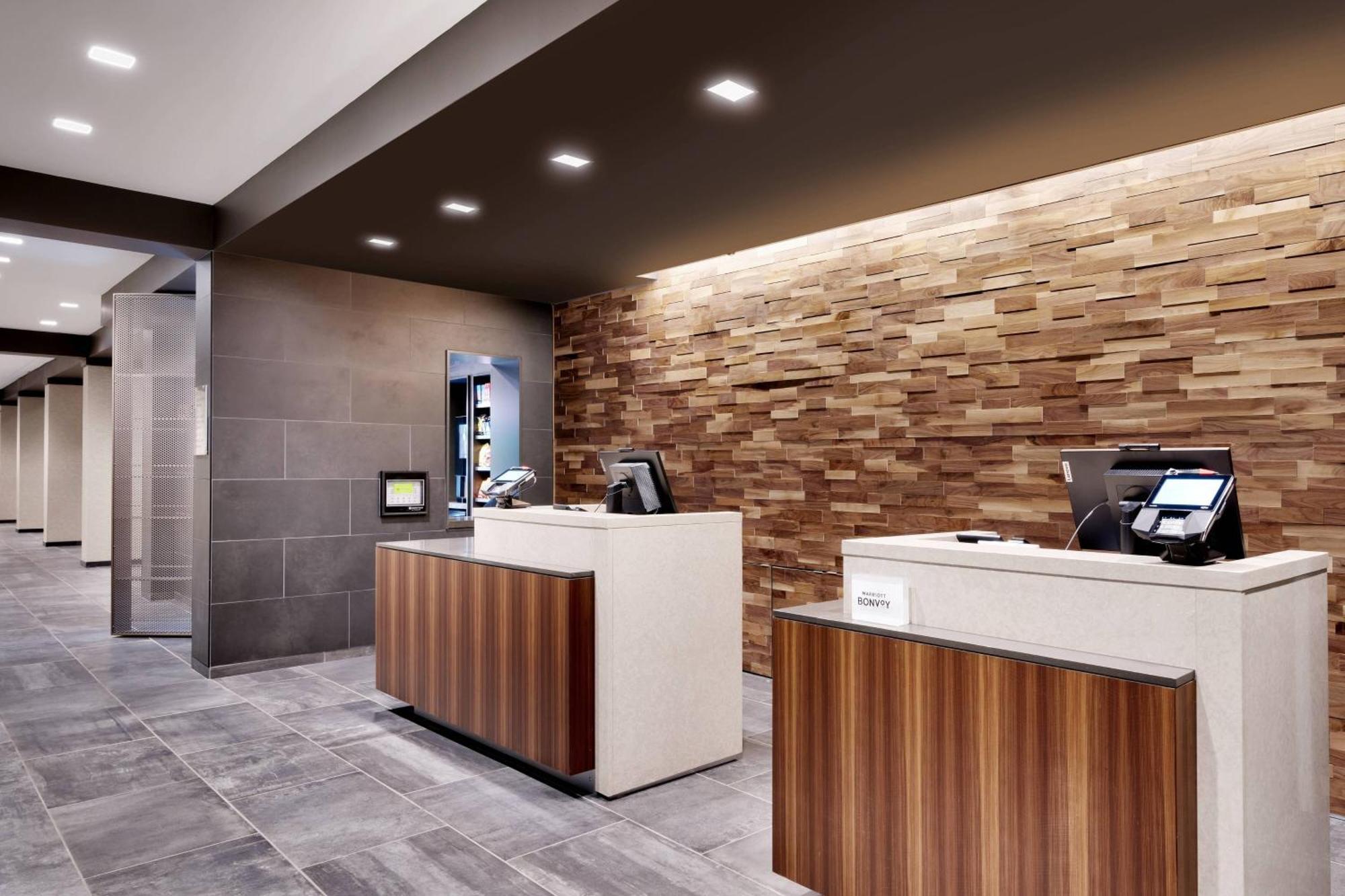 Courtyard By Marriott Atlanta Duluth Downtown Hotel Exterior foto